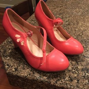Coral dress shoes